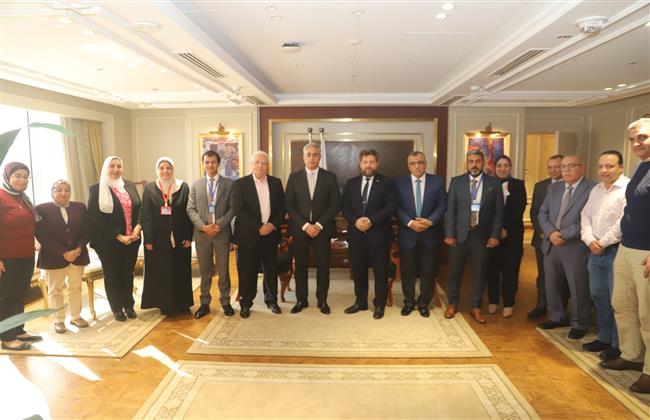 وزير العمل يلتقي وفد "طفرة للتنمية" لبحث أوجه التعاون بين الوزارة والقطاع الخاص