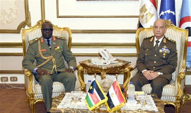 الفريق أول محمد زكي يلتقى وزير الدفاع بجمهورية جنوب السودان