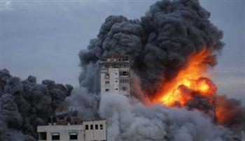   غارات إسرائيلية مكثفة تستهدف دير البلح وسط قطاع غزة