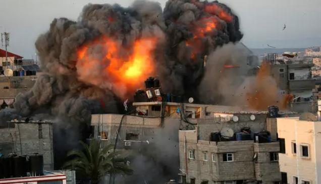«الاحتلال الإسرائيلي» يواصل قصف غزة بمئات القذائف خلال 24 ساعة