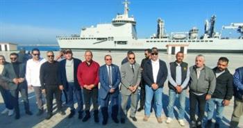   محافظ شمال سيناء يستقبل سفينة طبية إيطالية في ميناء العريش البحري
