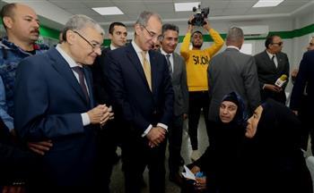 وزير الاتصالات يفتتح مكتب بريد مطاى بعد تطويره 