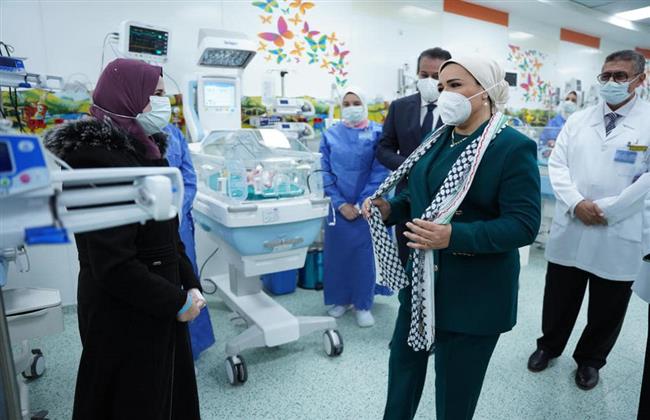 انتصار السيسي تزور أطفال فلسطين للاطمئنان على رعايتهم وتلتقى بالأمهات