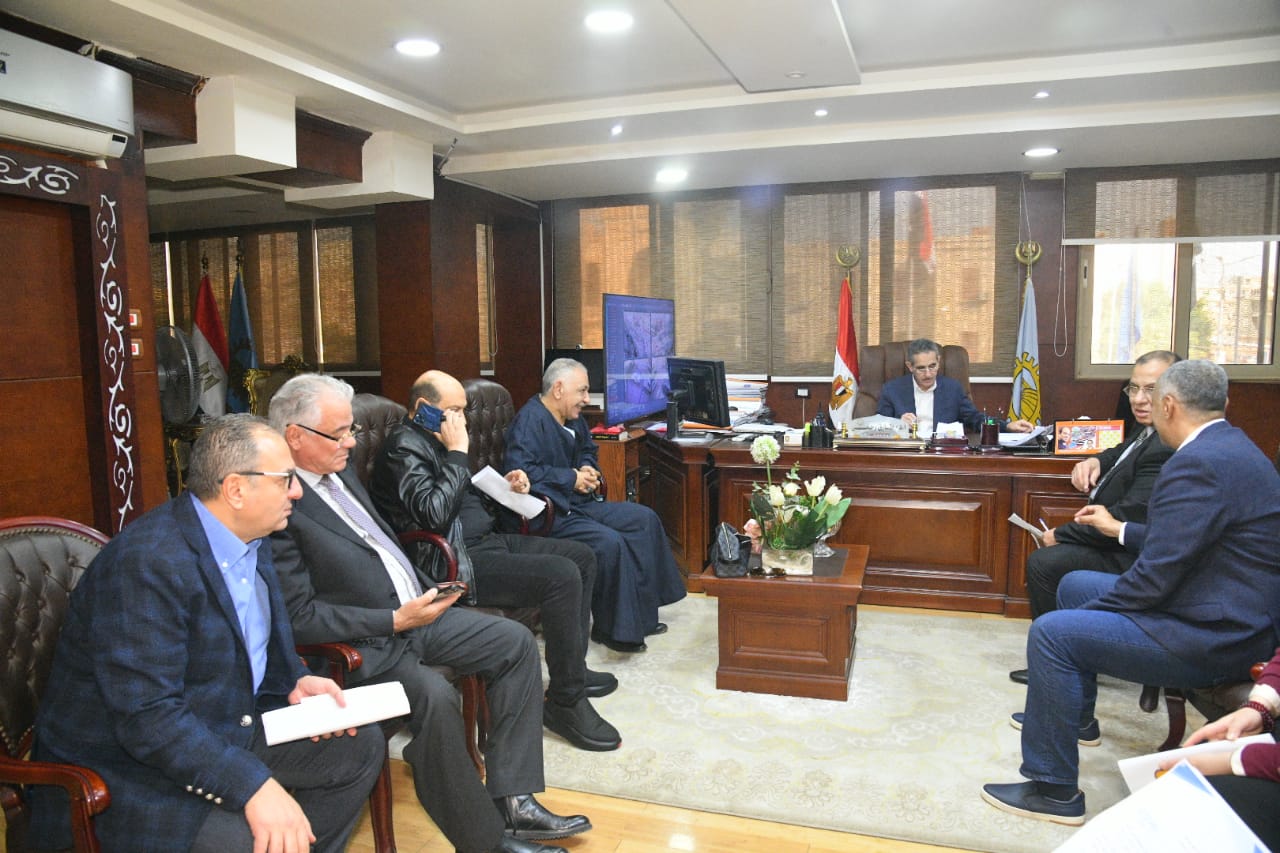 محافظ الغربية يلتقي أعضاء مجلسي النواب والشيوخ لبحث مطالب المواطنين