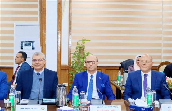 رئيس جامعة أسيوط يشارك اجتماع المجلس الأعلى للجامعات بـ جامعة المنيا
