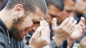   هل البكاء أثناء الصلاة يبطلها؟