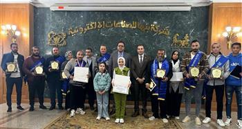 وزيرالإنتاج الحربي يوجه رؤساء المصانع بالاجتماع بالعاملين لمتابعة المشروعات