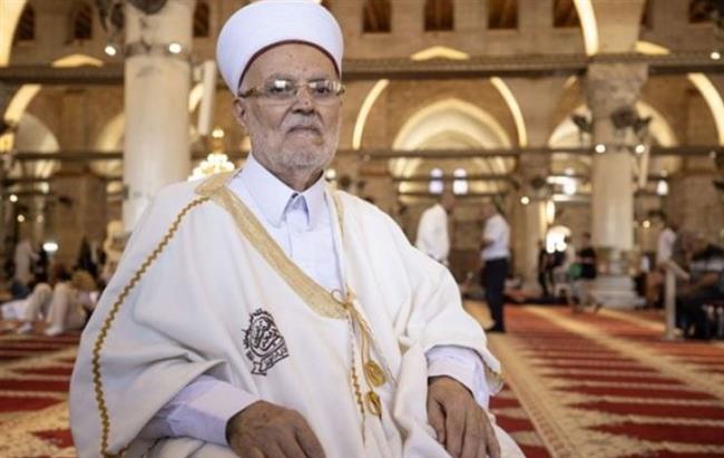 الاحتلال الإسرائيلي يعتقل 7 مقدسيين ويقتحم منزل خطيب "الأقصى"