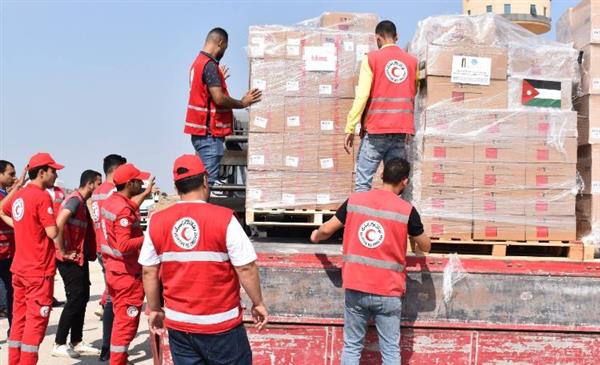 الهلال الأحمر الفلسطيني: نواجه صعوبات في إيصال المساعدات إلى جنوب غزة
