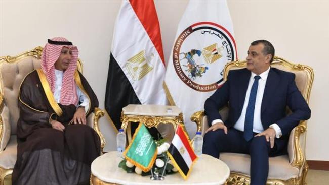 وزير الإنتاج الحربي يوقع مذكرة تفاهم مع الهيئة العامة  للصناعات العسكرية السعودية
