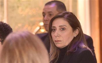 وزيرة الثقافة تؤدي واجب العزاء في أشرف عبد الغفور 
