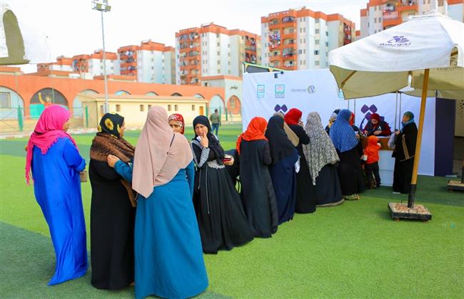 "القومي للمرأة" يدرب 2000 سيدة بحي الأسمرات لتشجيعهن على الخدمات البنكية