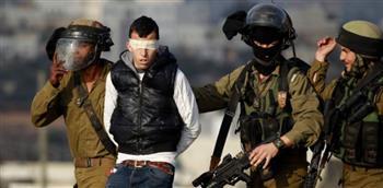 الاحتلال يعتقل 42 فلسطينيا من الضفة بينهم امرأة وطفل