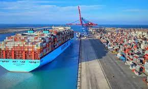   تداول 37 سفينة حاويات وبضائع عامة في ميناء دمياط البحري