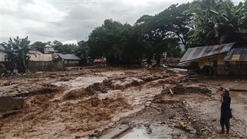   إندونيسيا ترسل قوات عسكرية لمساعدة ضحايا الفيضانات في كابواس هولو