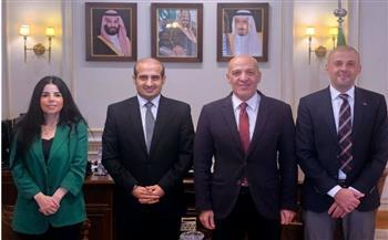 القنصل السعودي يثني على برامج الأكاديمية العربية والتطور الذي تشهده