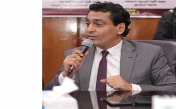   الكاتب الصحفي أيمن عبد المجيد يطالب بتطوير مناهج كليات وأقسام الإعلام