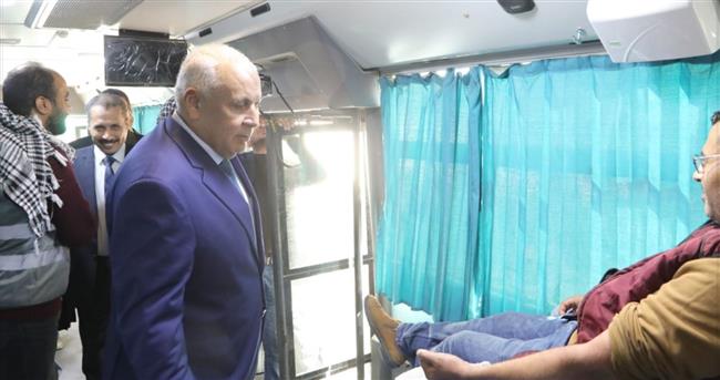 محافظ الوادي الجديد يدشن حملة التبرع بالدم لصالح الأشقاء الفلسطينين
