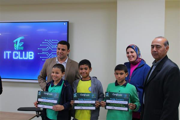 جامعة برج العرب التكنولوجية تستقبل طلاب المدارس لقضاء يوم تعريفي بالجامعة