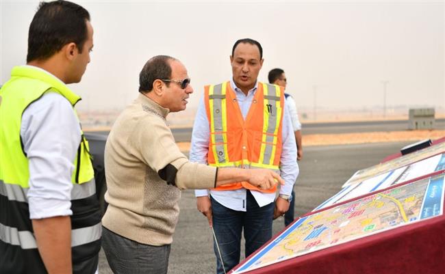 السيسي يتفقد أعمال تطوير عدد من الطرق والمحاور بالقاهرة الكبرى