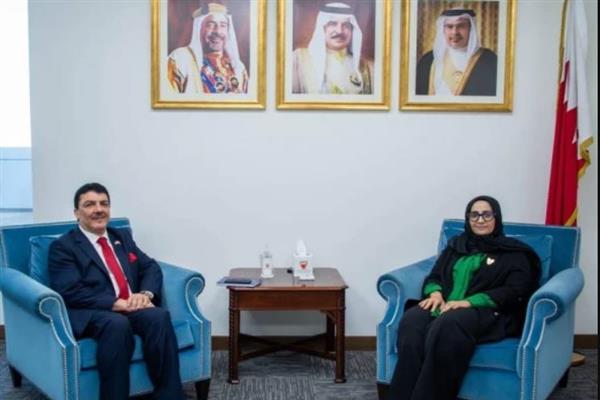 البحرين والعراق يبحثان تعزيز التعاون والتنسيق المشترك في المجال الصحي