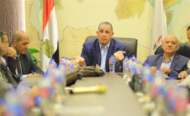 نقيب المحامين يجتمع بمديري الإدارات بالنقابة العامة 