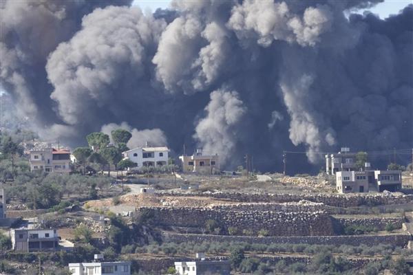 مدفعية جيش الاحتلال الإسرائيلي تقصف عددا من المناطق جنوب لبنان