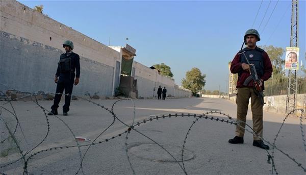 باكستان تطلق سراح 120 أفغانيًا