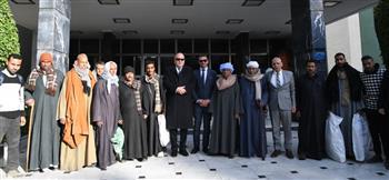 عقب استلامهم أجهزة تعويضة مجانية.. محافظ قنا يستقبل 16 شخصا من ذوى الهمم 
