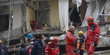   هبوط ركام أنقاض على رجال الإنقاذ.. ماذا يحدث في تركيا بعد الزلزال؟