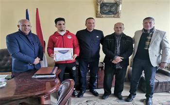 بطل متحدي الإعاقة بالبحيرة يحصل على المركز الأول ببطولة الامارات الدولية لخماسيات كرة القدم للصم