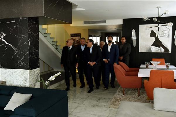 رئيس مجلس الوزراء يتفقَّد المراحل السكنية الثلاث الأولى بمشروع عاصمة الشمس