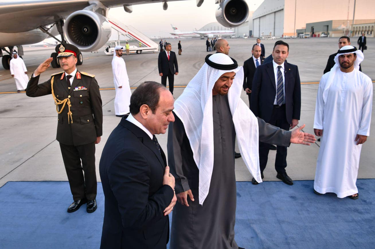السيسى يصل الإمارات للمشاركة فى القمة العالمية للحكومات