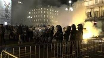 إيطاليا.. اشتباكات بين الشرطة والمحتجين في ميلانو