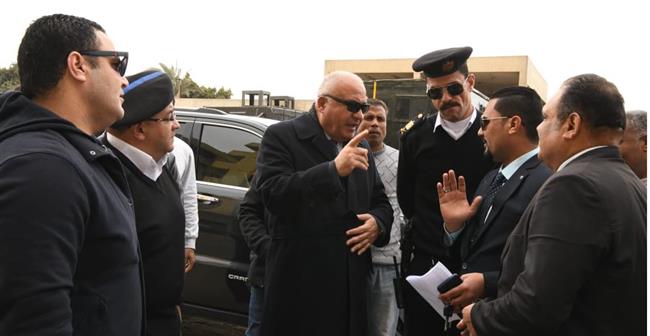 محافظ قنا يقود حملة مكبرة لإزالة عدد من الأدوار المخالفة بنجع حمادى