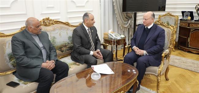 محافظ القاهرة يستقبل رئيس الاتحاد المصرى