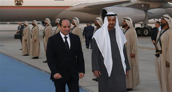 «المتحدث الرئاسي» ينشر فيديو وصول الرئيس السيسي إلى الإمارات