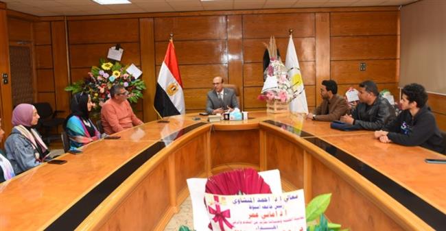 رئيس جامعة أسيوط يشيد  بما يحظى به شباب مصر من دعم ورعاية مشهودة من القيادة السياسية