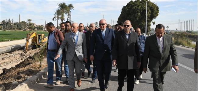 محافظ قنا: إنهاء كافة التعارضات لبدء تنفيذ مشروع إزدواج طريق مصر أسوان الزراعى 