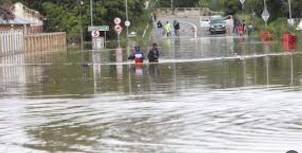 جنوب إفريقيا تعلن حالة الكارثة الوطنية جراء الفيضانات