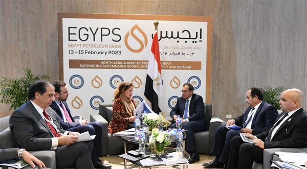 مباحثات مشتركه بين وزير البترول ورئيس شركة اكسنس على هامش ايجبس ٢٠٣٢
