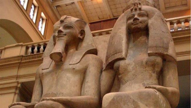 نقوش وتماثيل وآثار خالدة فى مصر القديمة.. حكاية حب من الزمن الجميل 
