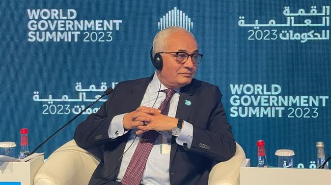 وزير التعليم يشارك في جلسة نقاشية بعنوان "مستقبل التعليم الرقمي.. الفرص والتحديات"
