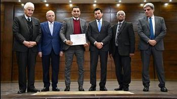 وزير الشباب والرياضة يشهد حفل تخريج الدفعة الأولى من المعدين النفسيين