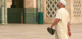 ما حكم دخول الجنب للمسجد أو المرور فيه؟.. الإفتاء ترد