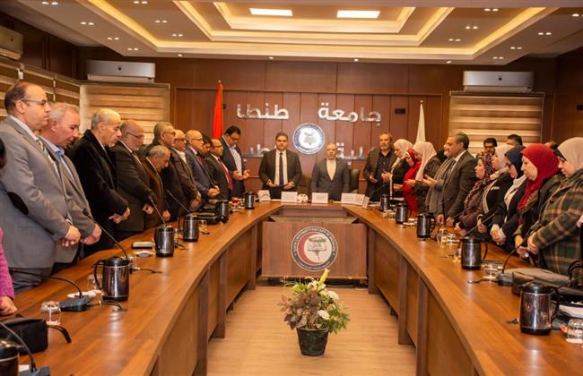 رئيس جامعة طنطا يقدم واجب العزاء في وفاة الدكتور ياسر عمرو راغب