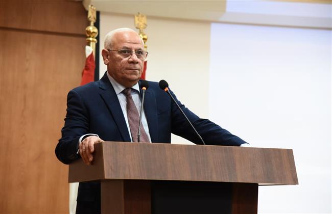 محافظ بورسعيد: إزالة سوق البالة القديم بمنطقة القنال الداخلي استعدادا لتطوير المنطقة بشكل حضاري