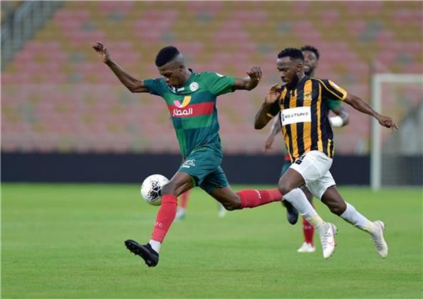 طاقم تحكيم برتغالي لمباراة الاتفاق واتحاد جدة