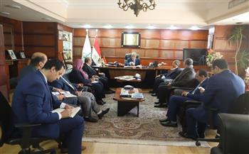 وزير القوى العاملة يلتقي وفدا من الإتحاد العام للغرف التجارية
