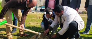   طلاب مدارس الإسماعيلية يشاركون في المبادرة الرئاسية 100مليون شجرة